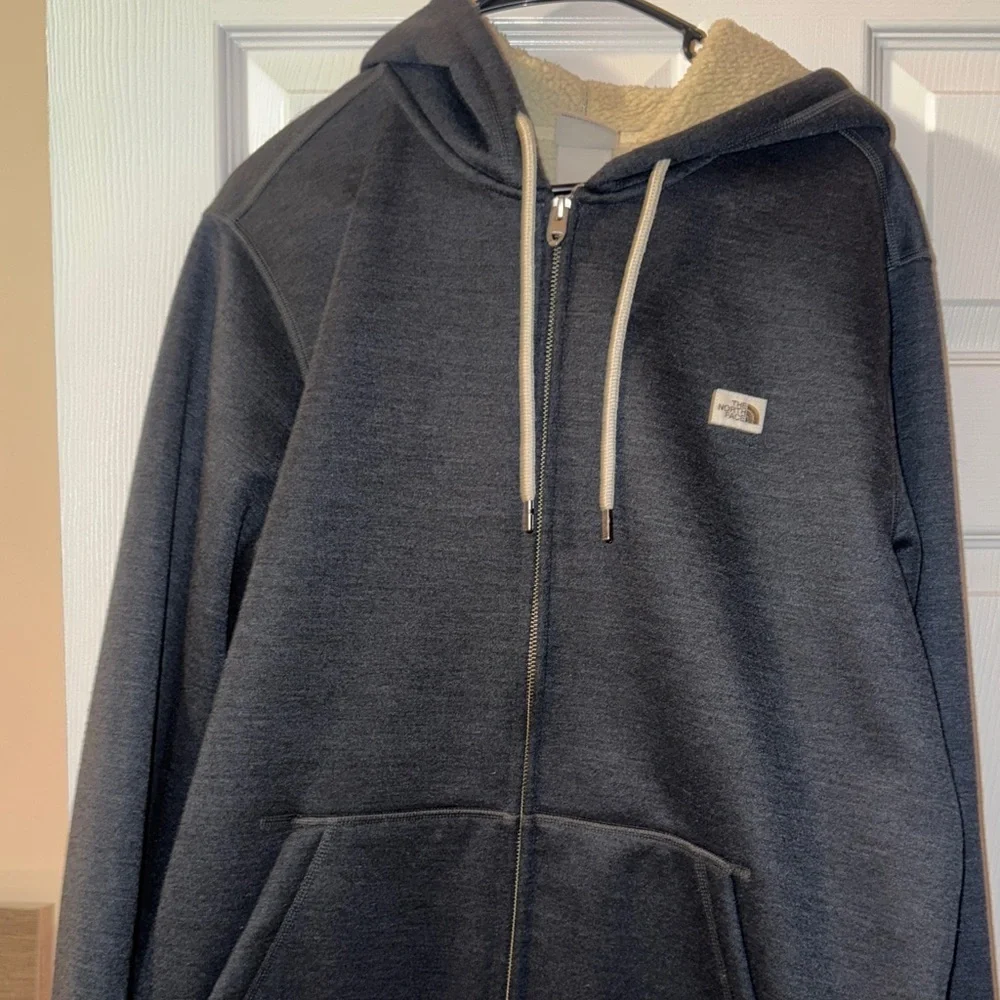 The North Face Men’s Campshire Full-Zip Sherpa Lined Hoodie – Charcoal Gray L